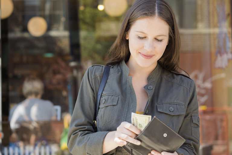 7 Useful Budgeting Tips for First-Year College Students