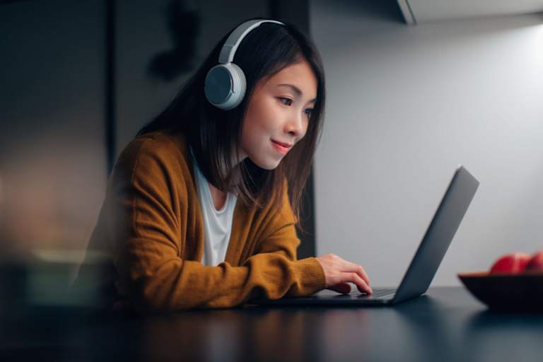 Colleges That Offer Free Laptops