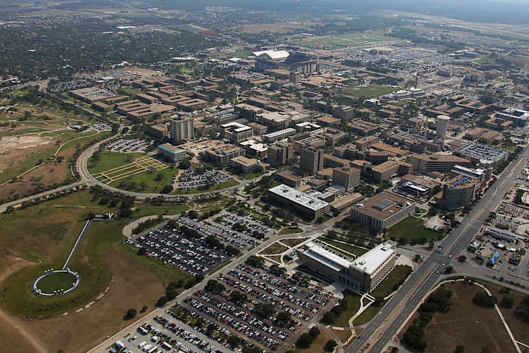 Largest Colleges and Universities in the U.S.