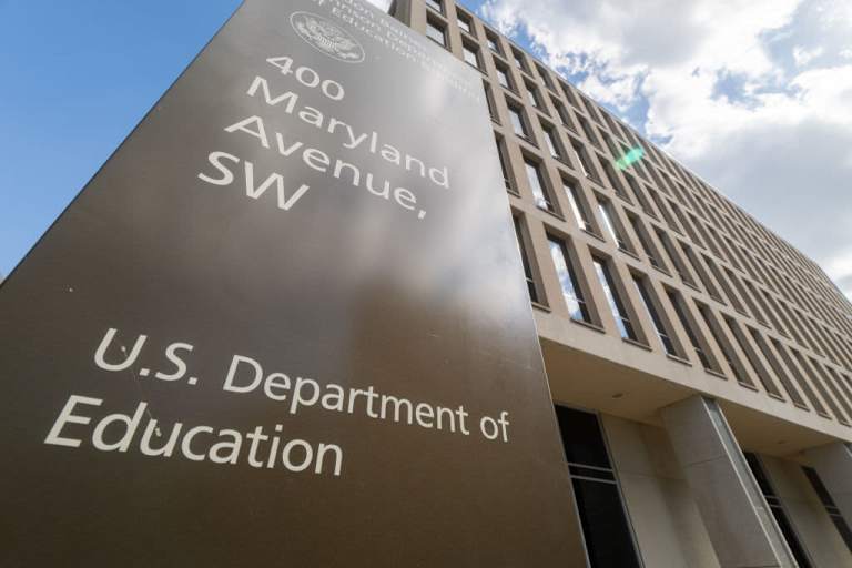 1 in 4 Students Faced Challenges Staying Enrolled Due to FAFSA Delays, Survey Finds